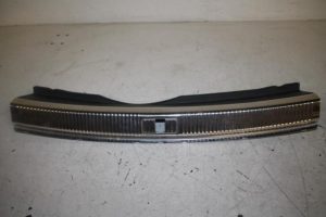 17811414 – 4G88634714PK – Abdeckung Stürmer Keil hinten