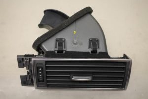 17801968 – 4F1820902B1HA – Luchtrooster Dashboard
