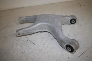 17808717 – 8R0505311F – Draagarm onder links-achter