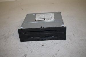 17805601 – 8V0035874B – Regelunit Multi Media