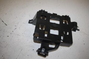 17810099 – 8W0907368 – Steun (diversen)