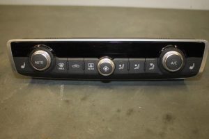 17820857 – 8V0820043LIMJ – Climatronic Panel