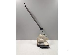 21244238 – 8J1837016E – Deurslot Mechaniek 4Deurs rechts-voor