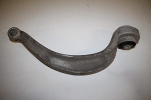 17825407 – 8K0407696E – Draagarm rechts-voor