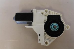 17792468 – 8T0959802B – Door window motor