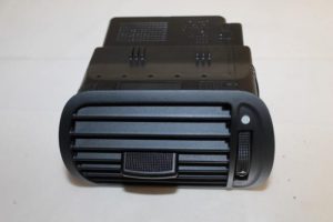 17794539 – 8L08209015BP – Luchtrooster Dashboard