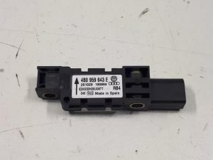 20211796 – 4B0959643E – Airbag Sensor