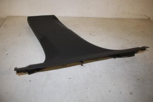 17822286 – 8T8867239A4PK – Säule Mitte links