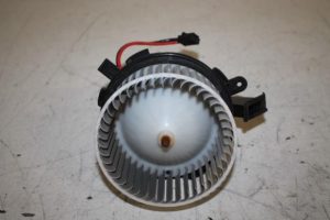 17815702 – 8T1820021 – Heating and ventilation fan motor
