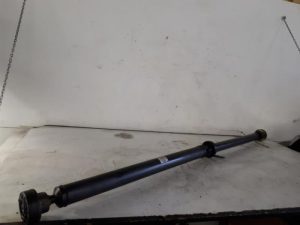 18997121 – 4D4521101B – Zwischenachse