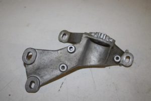 17818760 – 4H0399114E – Getriebe Halterung