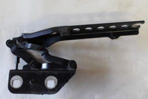 17793514 – 4E0823301E – Bonnet Hinge