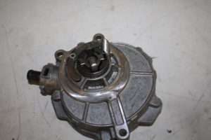 17826305 – 06E145100M – Vacuumpomp (Benzine)