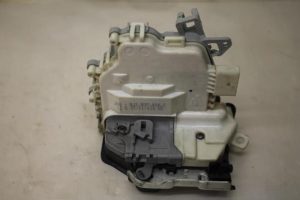 17799069 – 8J1837016C – Deurslot Mechaniek 4Deurs rechts-voor