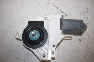 17806212 – 8K0959801B – Door window motor