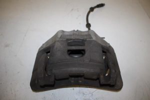 17818108 – 4F0615124 – Remklauw (Tang) rechts-voor