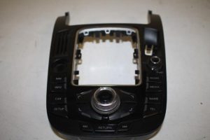 17803298 – 8T0919609GWFX – Regelunit Multi Media