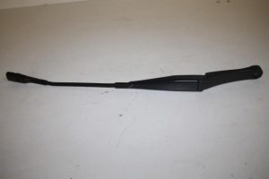 17802939 – 8R2955408B1P9 – Front wiper arm