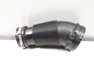 20680269 – 06M129629C – Air intake hose