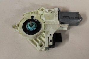 17788007 – 4L0959801B – Door window motor