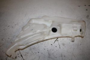 17816709 – 8T0955453B – Scheibensprühertank vorne