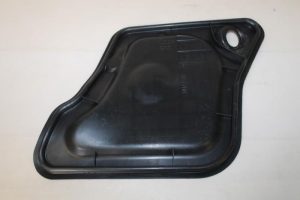 17792480 – 8T0837915B – Deurplaat 2Deurs links