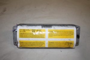 17826734 – 8P0880202 – Airbag rechts (Armaturenbrett)
