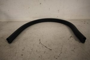 17814945 – 4M0823723 – Motorhaubegummi