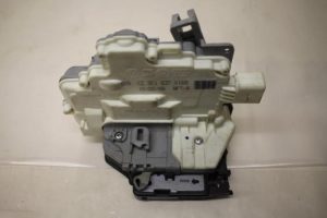 17801469 – 3C1837016B – Deurslot Mechaniek 4Deurs rechts-voor