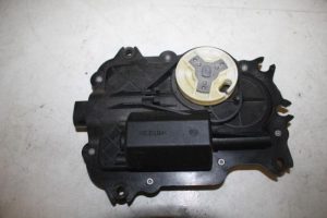 17821570 – 4E0837059 – Sluithulpmotor portier links-voor