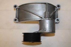 17794573 – 06E903143D – Dynamosteun onder