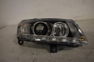 17815949 – 4F0941004DH – Koplamp rechts