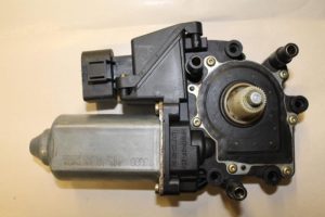 17787014 – 8D0959801B – Fenstermotor Tür