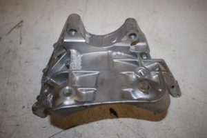 17812612 – 059903143BH – Dynamosteun boven