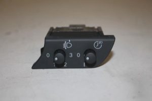 17827537 – 8E1919094A5PR – AIH headlight switch