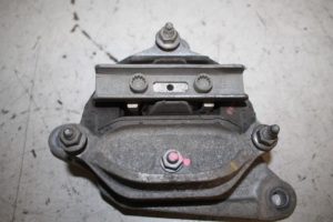 17815934 – 8K0399151CN – Getriebe Halterung