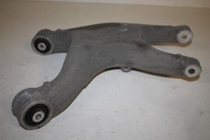 17818612 – 8R0505312F – Draagarm onder rechts-achter