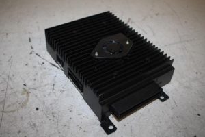 17812086 – 4E0910466C – Radio versterker