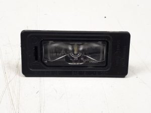 20928409 – 5NA943021 – Registration plate light