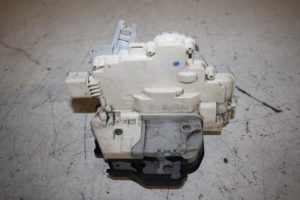 17815006 – 8E2837015AA – Deurslot Mechaniek 4Deurs links-voor