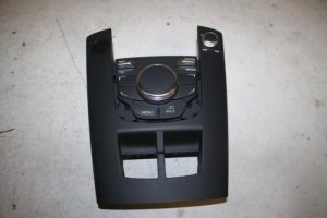 17824986 – 8V0919614C – Regelunit Multi Media