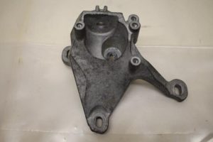 17797033 – 4H0399113E – Getriebe Halterung