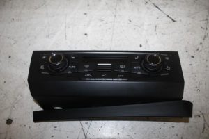 17813524 – 8T2820043AGXZF – Climatronic Panel