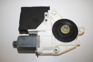 17802255 – 8P4959801D – Door window motor