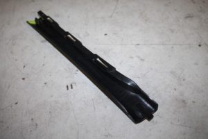 17822727 – 8Y08682034PK – A-stijl Afdekkap links