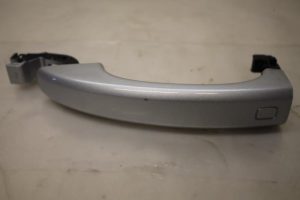 17797384 – 8T0837205A – Türgriff 4-türig links vorne