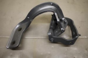 17798713 – 8R0827300A – Scharnier Achterklep