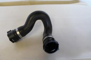 17792774 – 8K0121101J – Kühlerschlauch