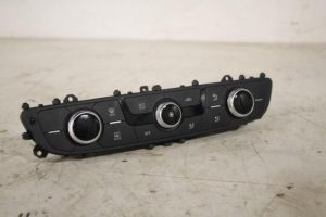 17823092 – 4M0820043QSWI – Climatronic Panel