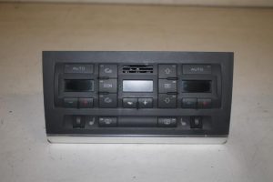 17827535 – 8E0820043AF5PR – Climatronic Panel